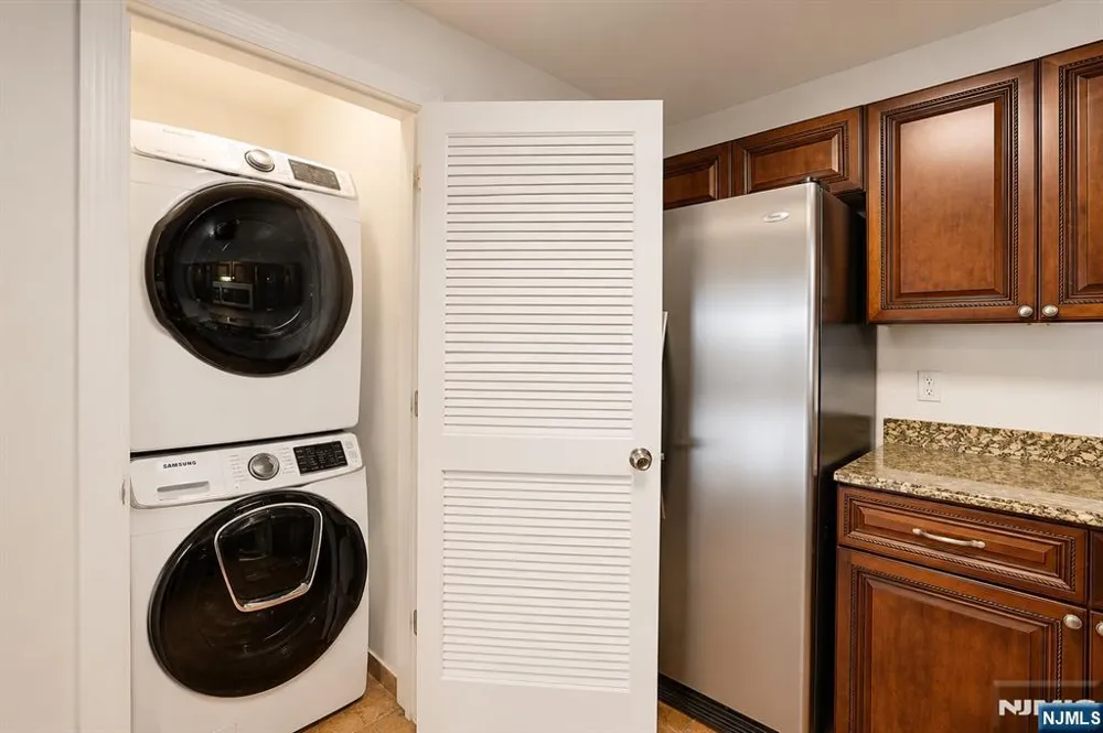 135 38th 404 Union City, NJ 07087