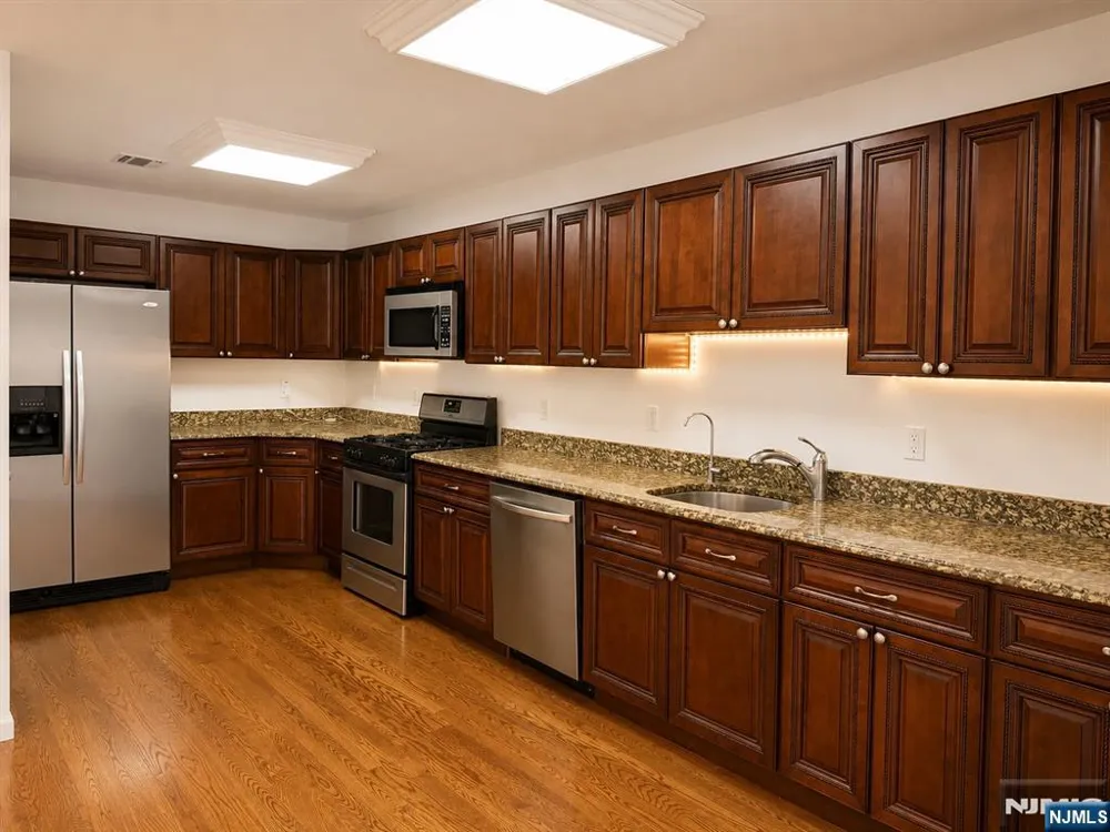 135 38th 404 Union City, NJ 07087