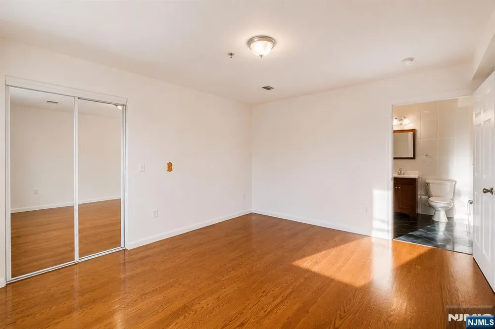 135 38th 404 Union City, NJ 07087