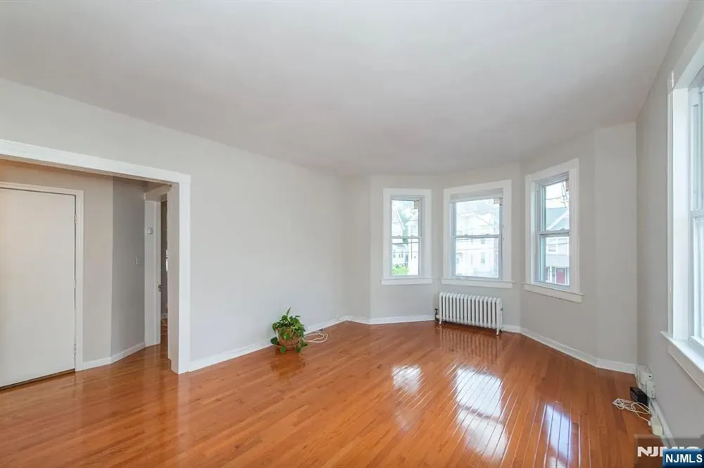 157 Walnut Street 2 Montclair, NJ 07042