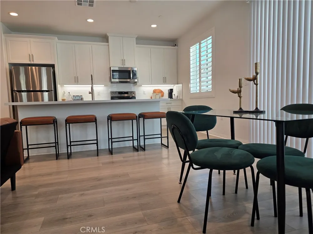 24115 Hillcrest Corona, CA 92883
