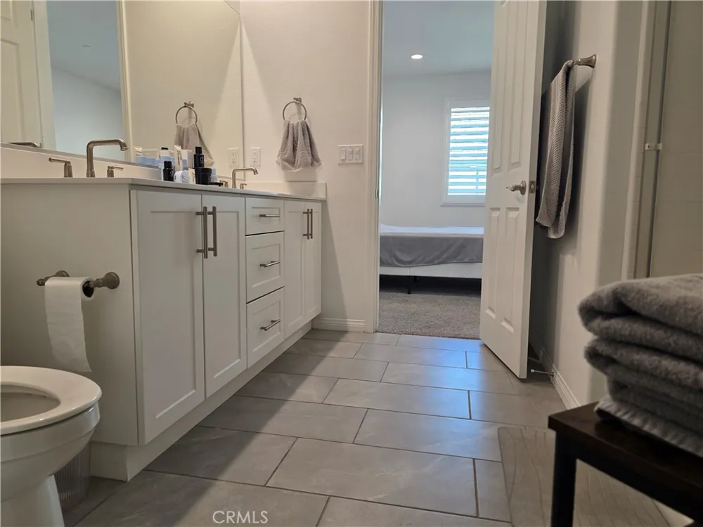 24115 Hillcrest Corona, CA 92883