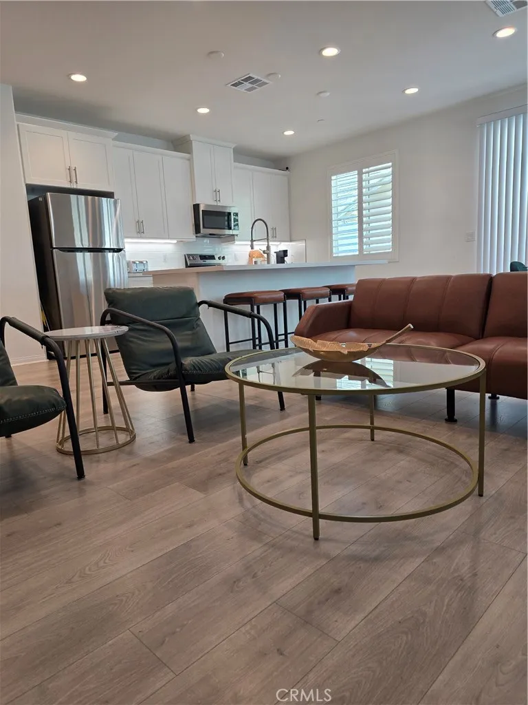 24115 Hillcrest Corona, CA 92883