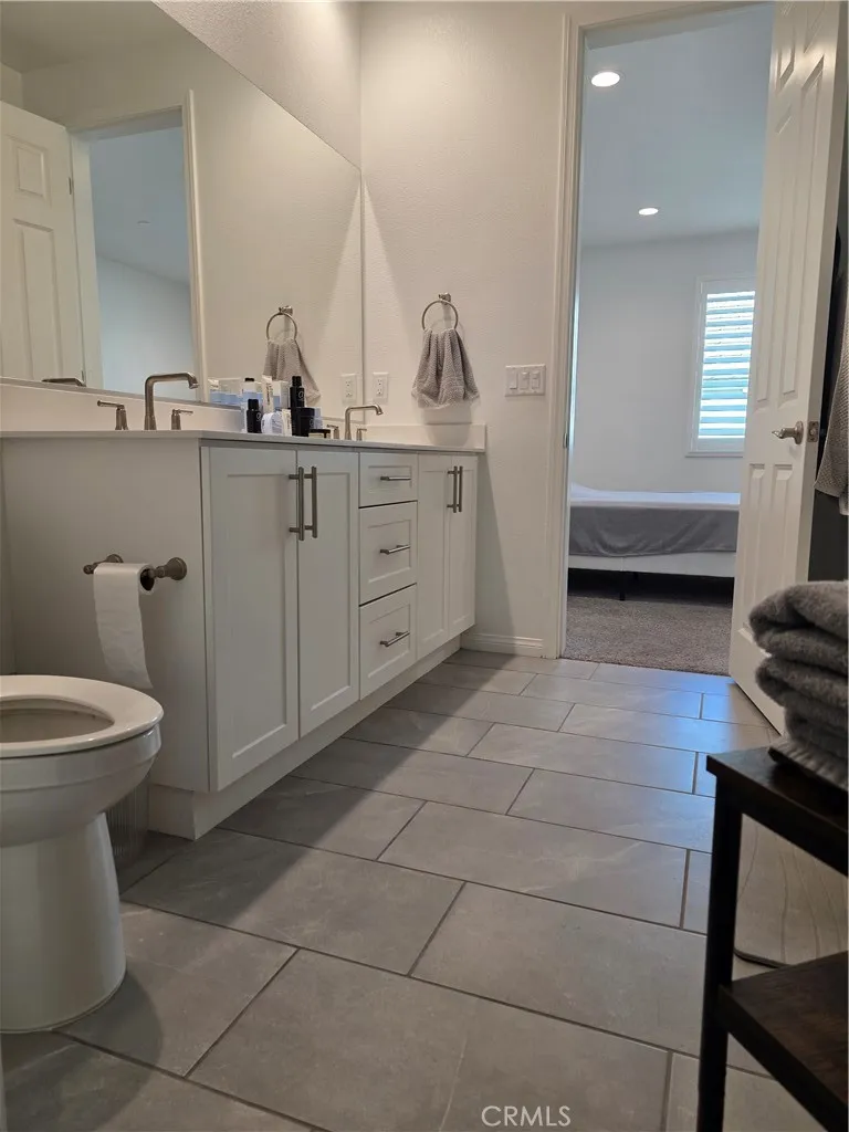 24115 Hillcrest Corona, CA 92883