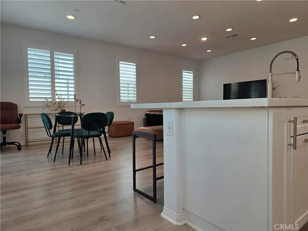 24115 Hillcrest Corona, CA 92883