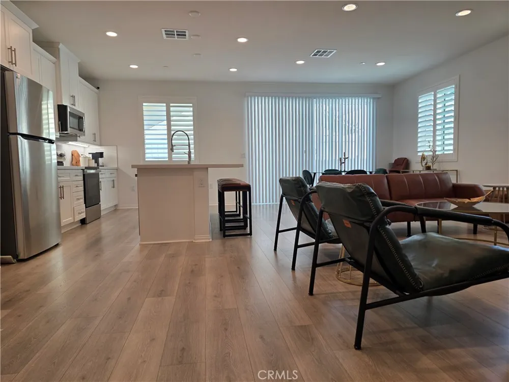 24115 Hillcrest Corona, CA 92883