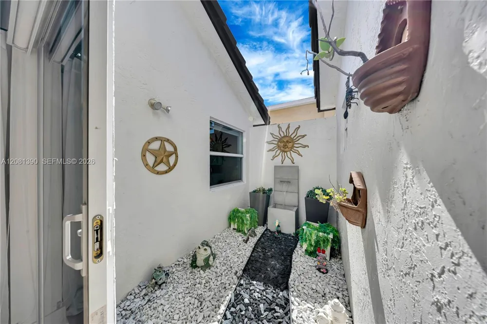 13260 NW 10th St Miami, FL 33182