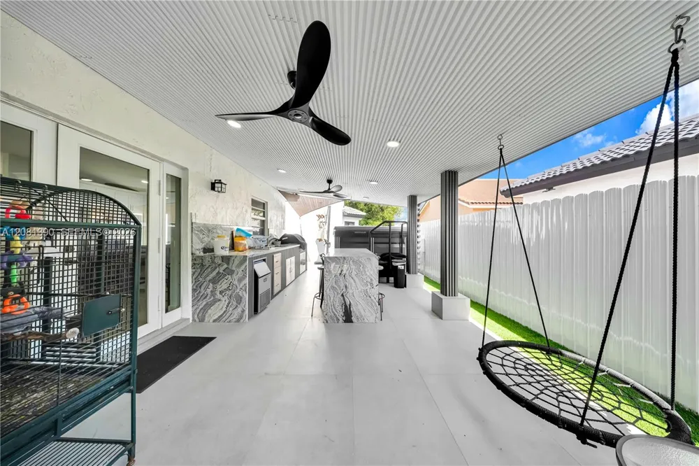 13260 NW 10th St Miami, FL 33182