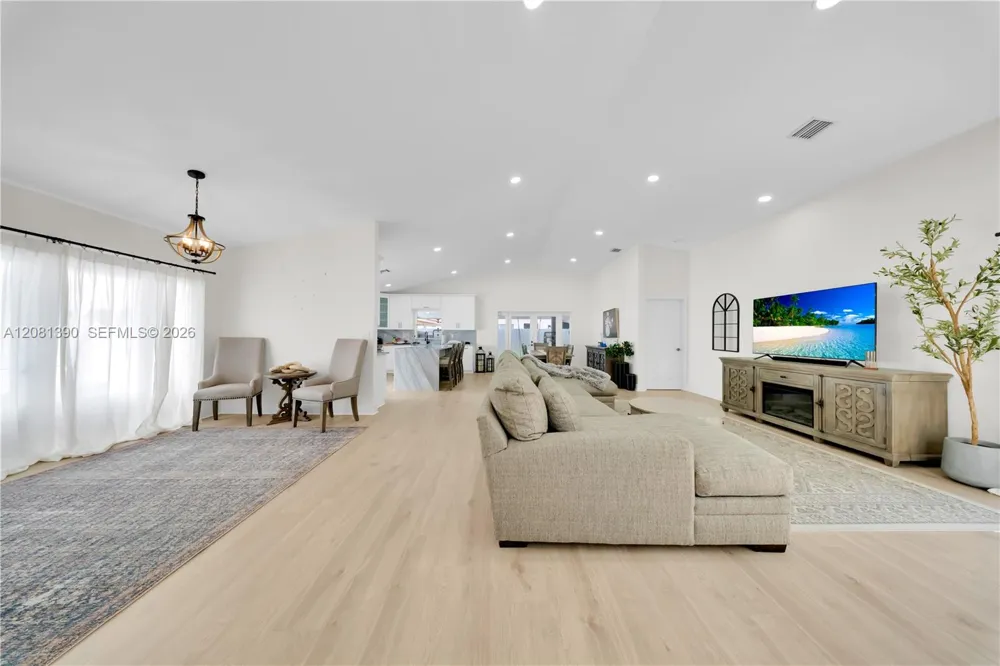 13260 NW 10th St Miami, FL 33182