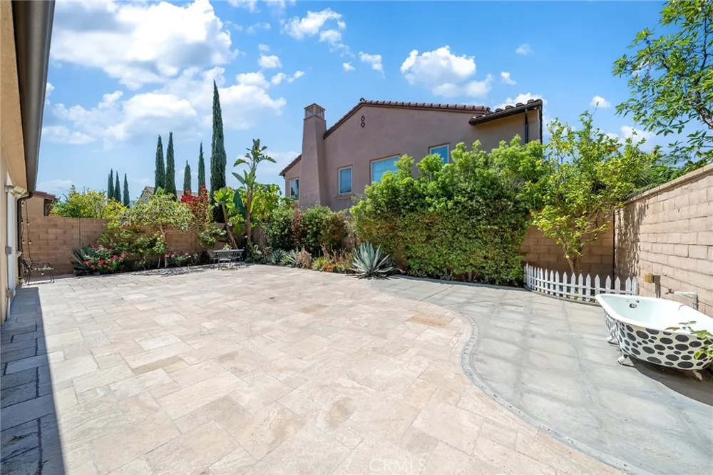 50 Statuary Irvine, CA 92620