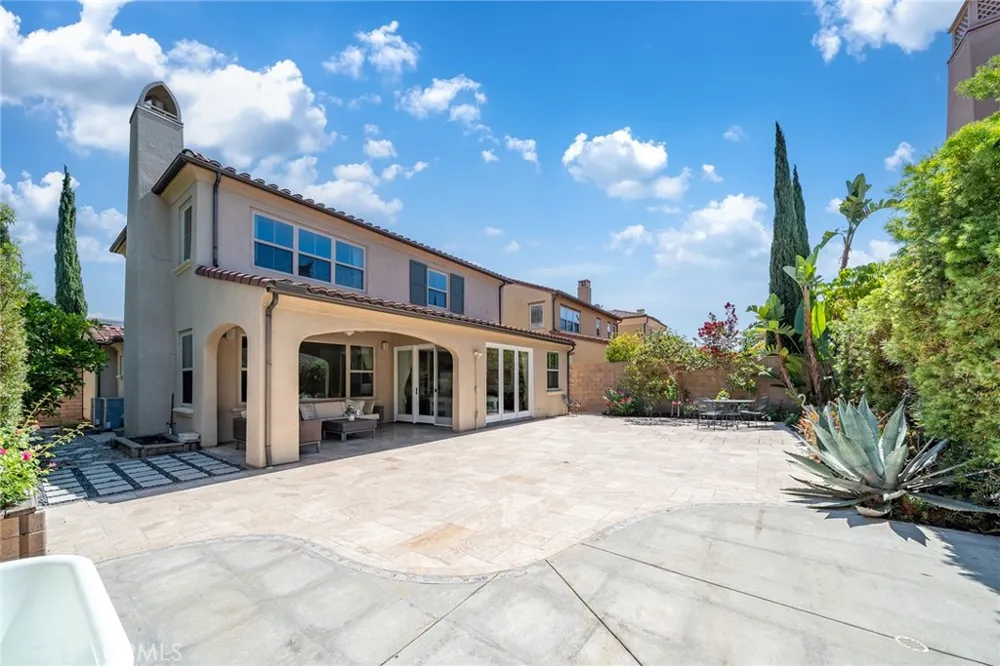 50 Statuary Irvine, CA 92620