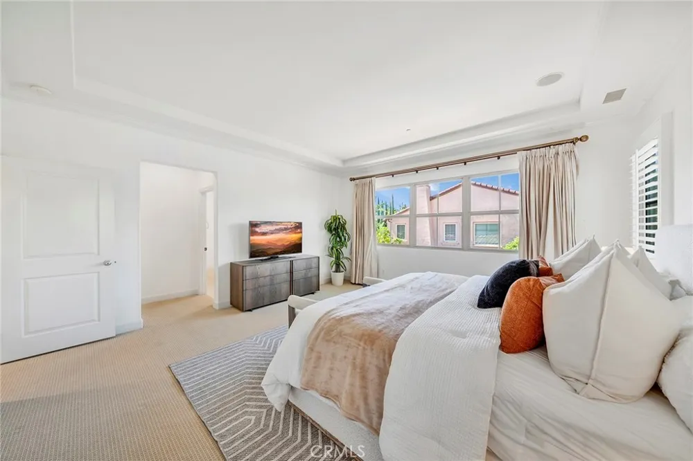 50 Statuary Irvine, CA 92620