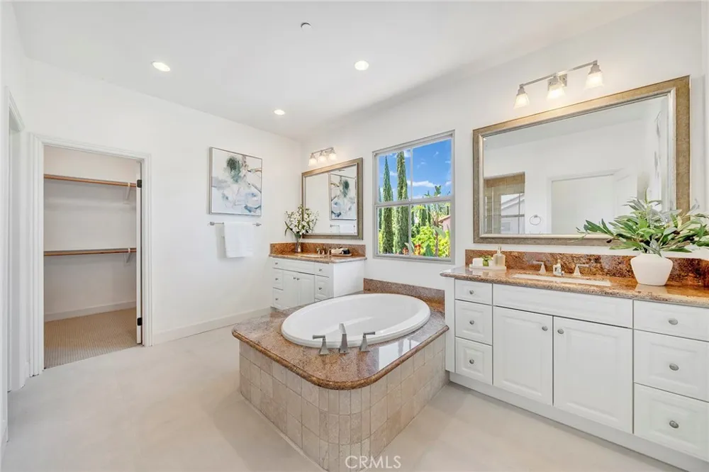 50 Statuary Irvine, CA 92620