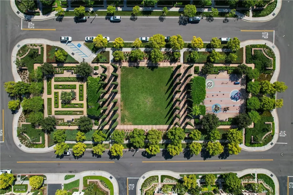 50 Statuary Irvine, CA 92620