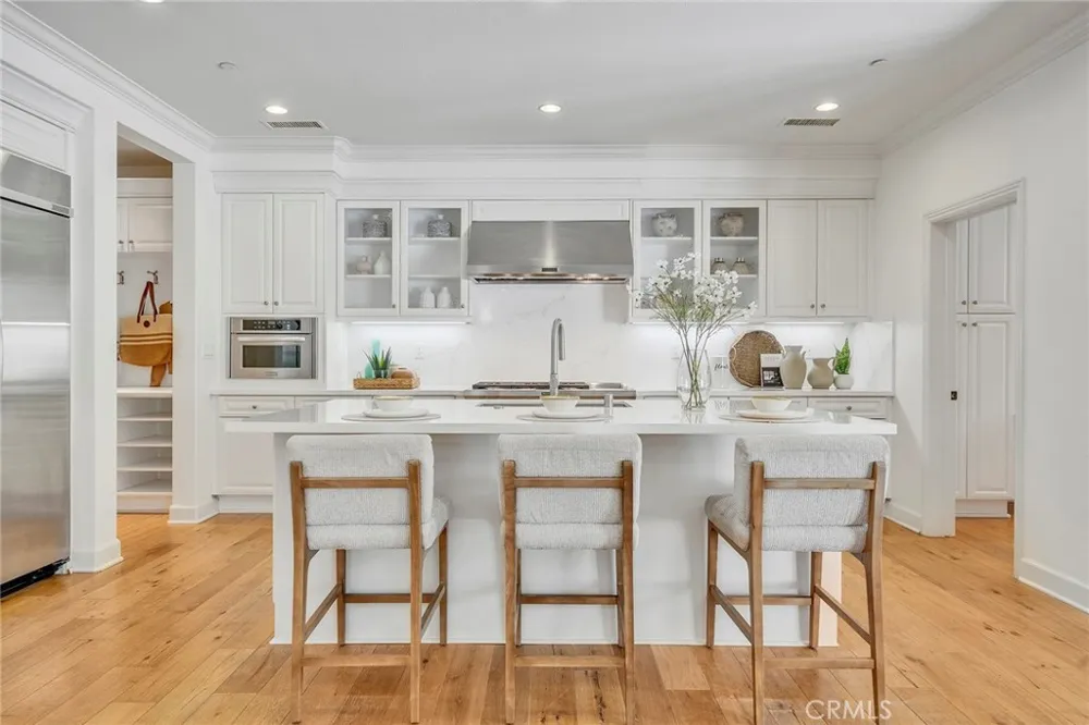 50 Statuary Irvine, CA 92620