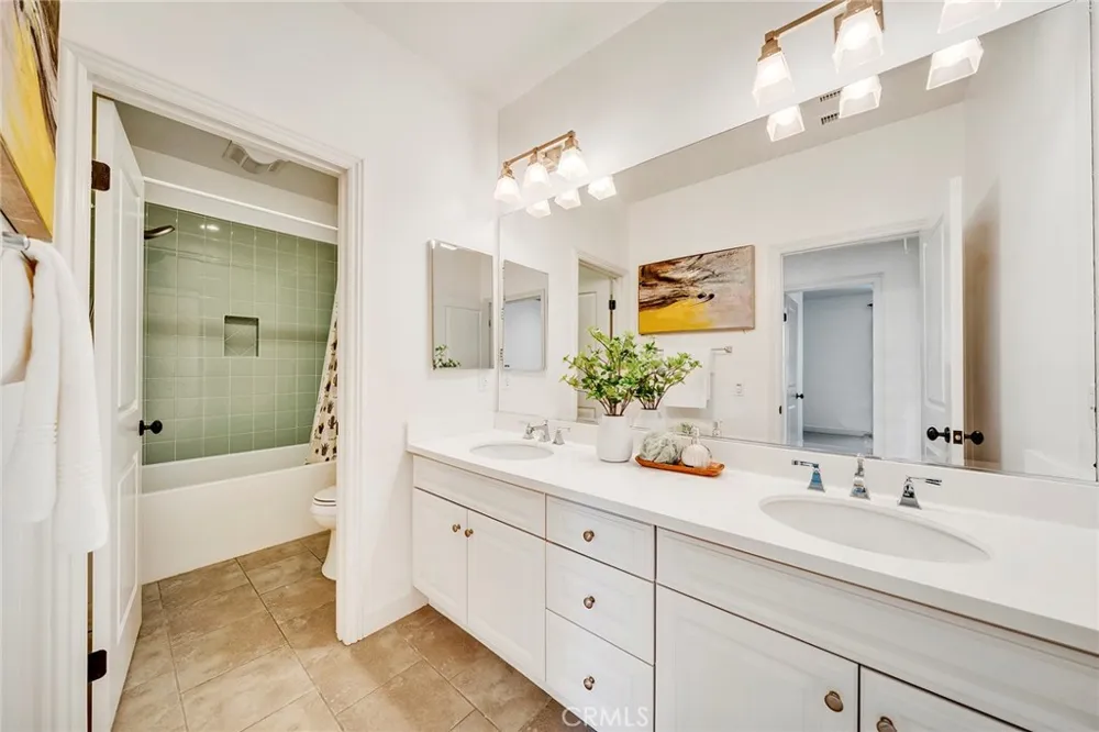 50 Statuary Irvine, CA 92620