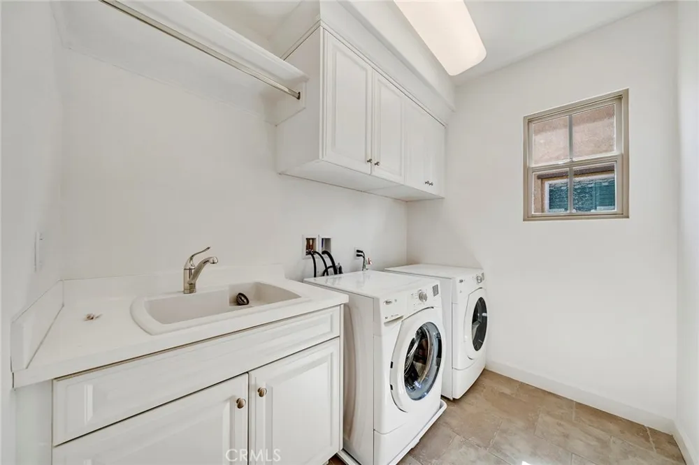 50 Statuary Irvine, CA 92620