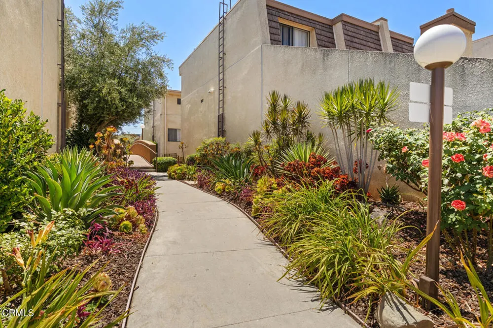 18409 Collins Street #F Los Angeles, CA 91356