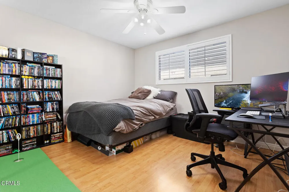 18409 Collins Street #F Los Angeles, CA 91356