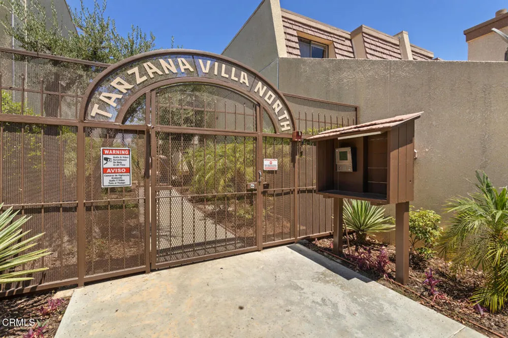 18409 Collins Street #F Los Angeles, CA 91356