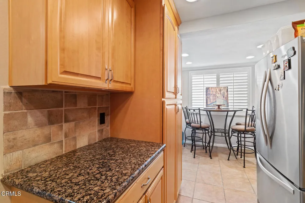 18409 Collins Street #F Los Angeles, CA 91356