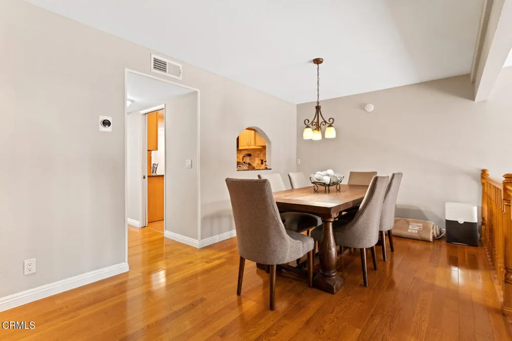 18409 Collins Street #F Los Angeles, CA 91356