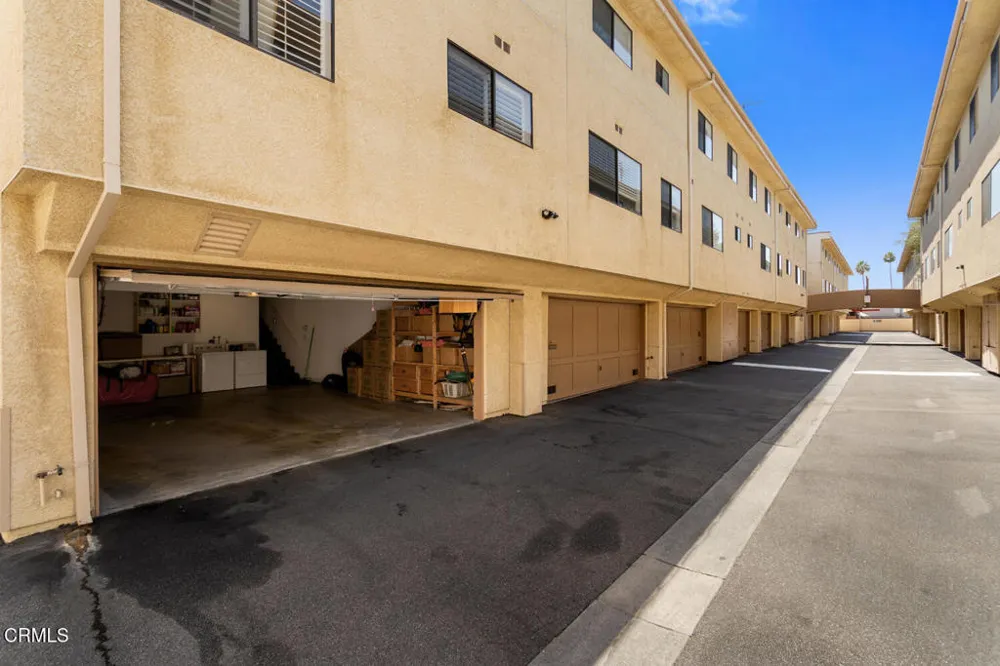 18409 Collins Street #F Los Angeles, CA 91356