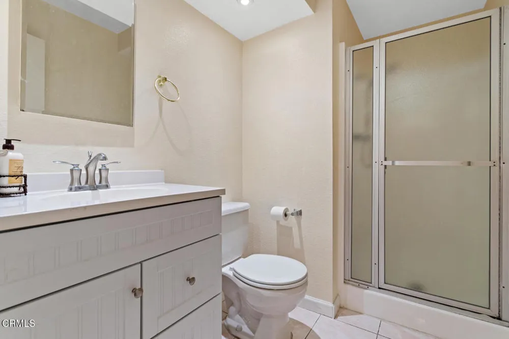 18409 Collins Street #F Los Angeles, CA 91356