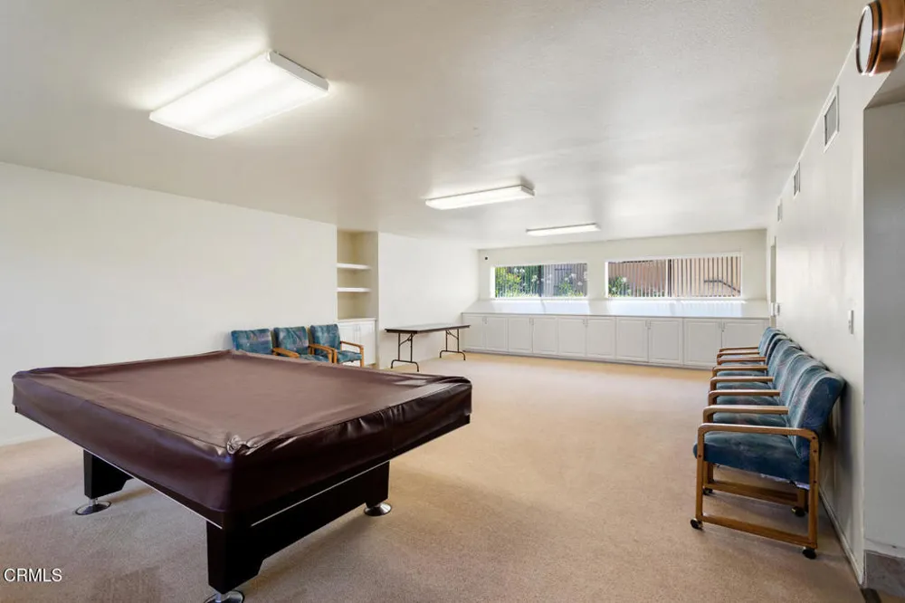 18409 Collins Street #F Los Angeles, CA 91356