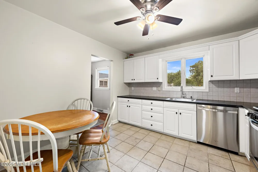 35 Chesapeake Road Manalapan, NJ 07726