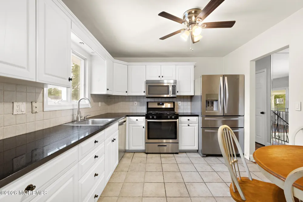35 Chesapeake Road Manalapan, NJ 07726