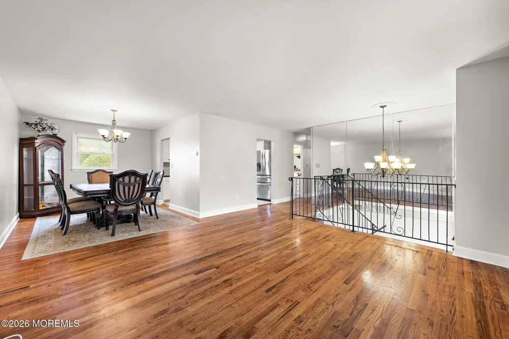 35 Chesapeake Road Manalapan, NJ 07726