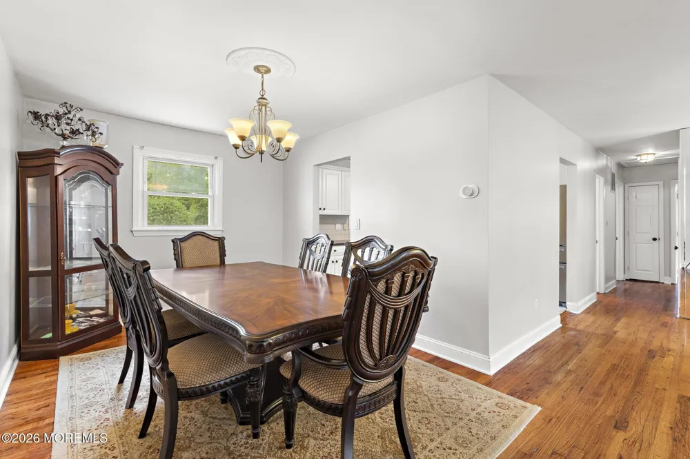 35 Chesapeake Road Manalapan, NJ 07726