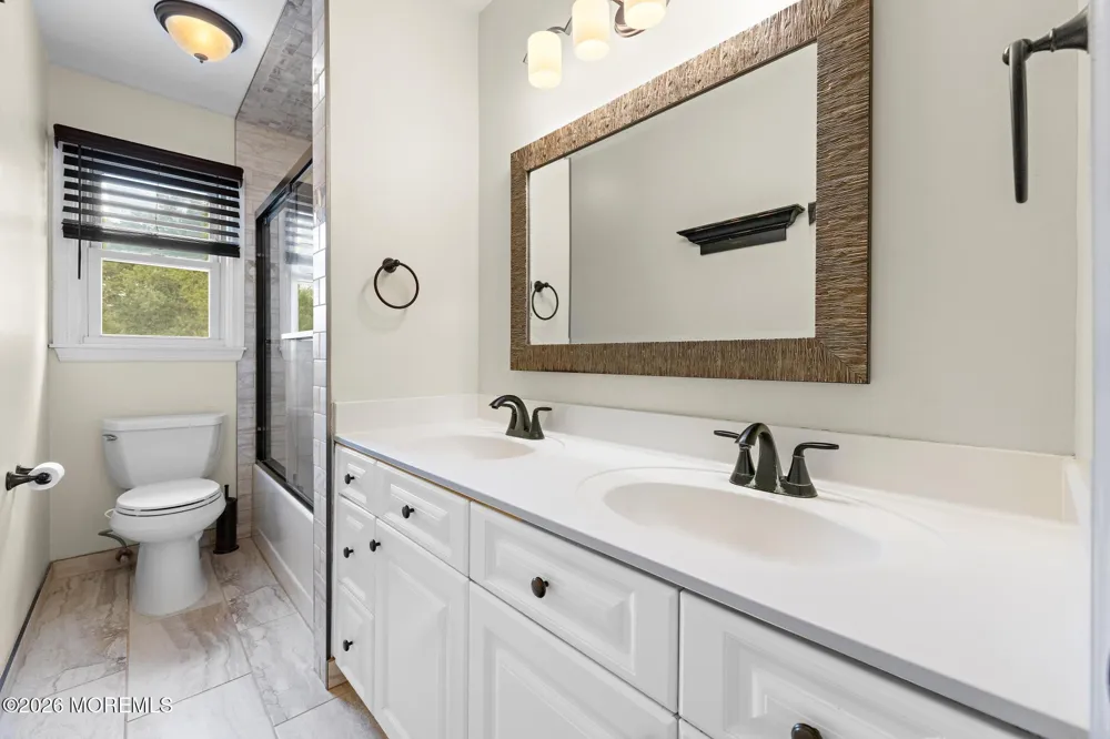 35 Chesapeake Road Manalapan, NJ 07726