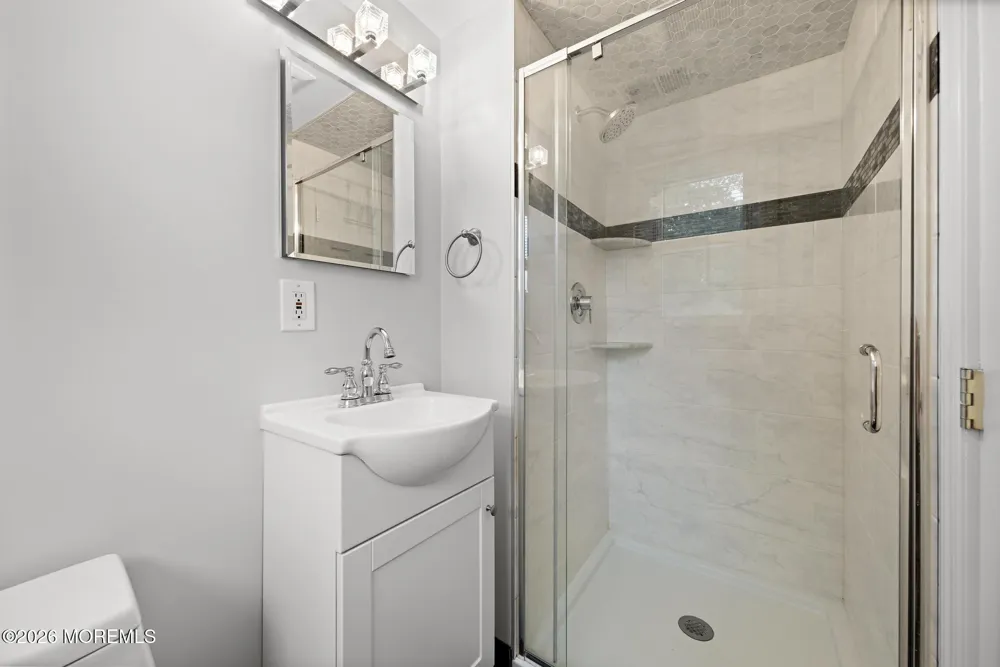 35 Chesapeake Road Manalapan, NJ 07726