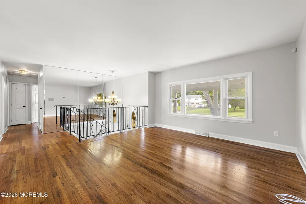 35 Chesapeake Road Manalapan, NJ 07726