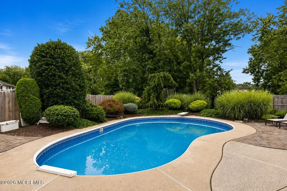 35 Chesapeake Road Manalapan, NJ 07726