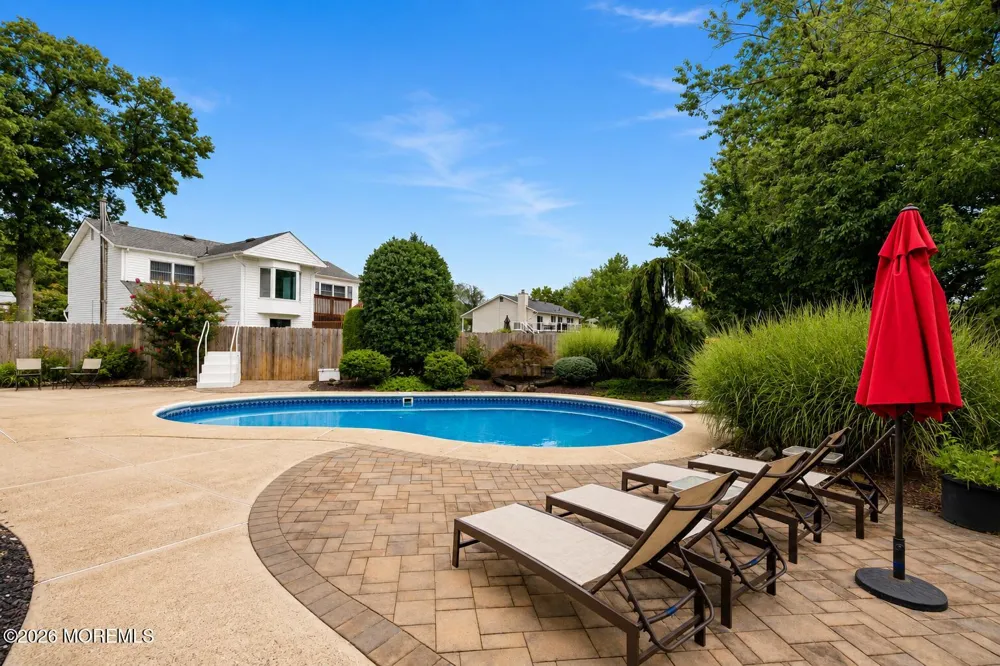 35 Chesapeake Road Manalapan, NJ 07726