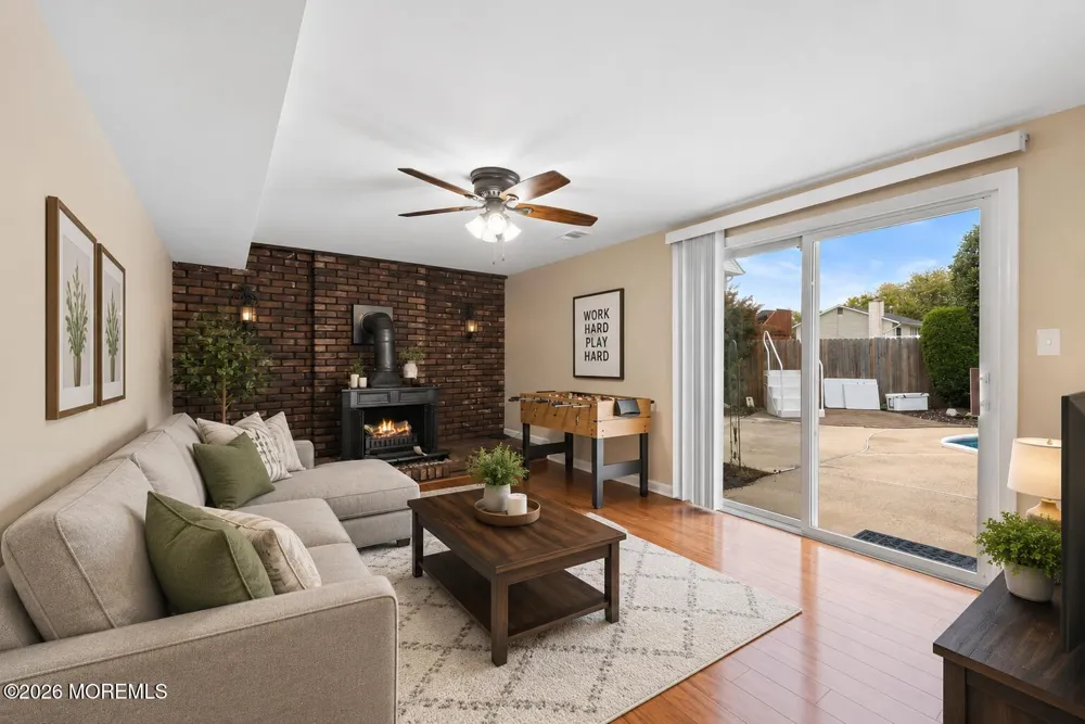35 Chesapeake Road Manalapan, NJ 07726