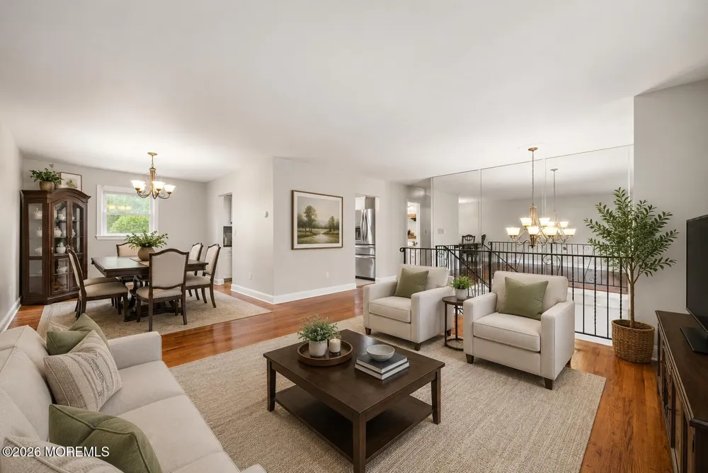 35 Chesapeake Road Manalapan, NJ 07726