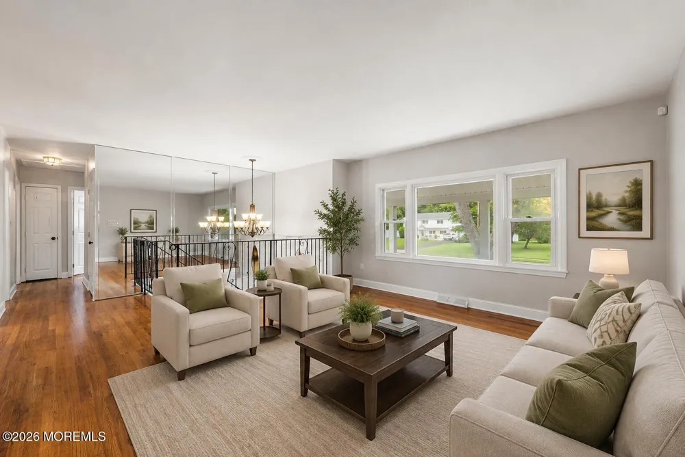 35 Chesapeake Road Manalapan, NJ 07726