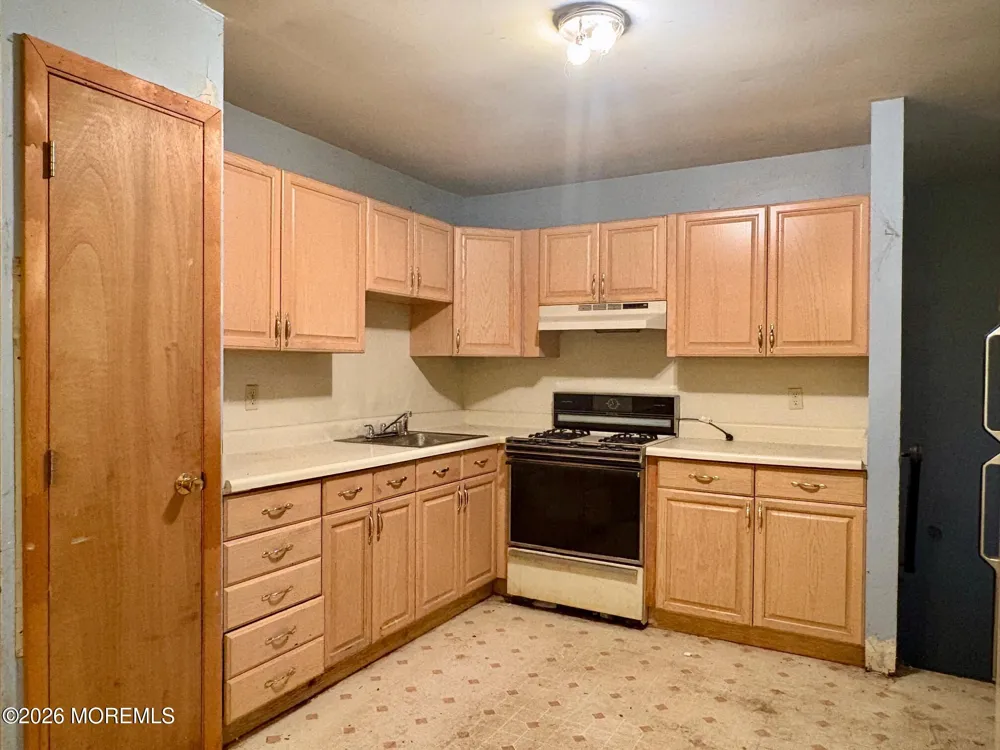 11 Brookwood Parkway Jackson, NJ 08527