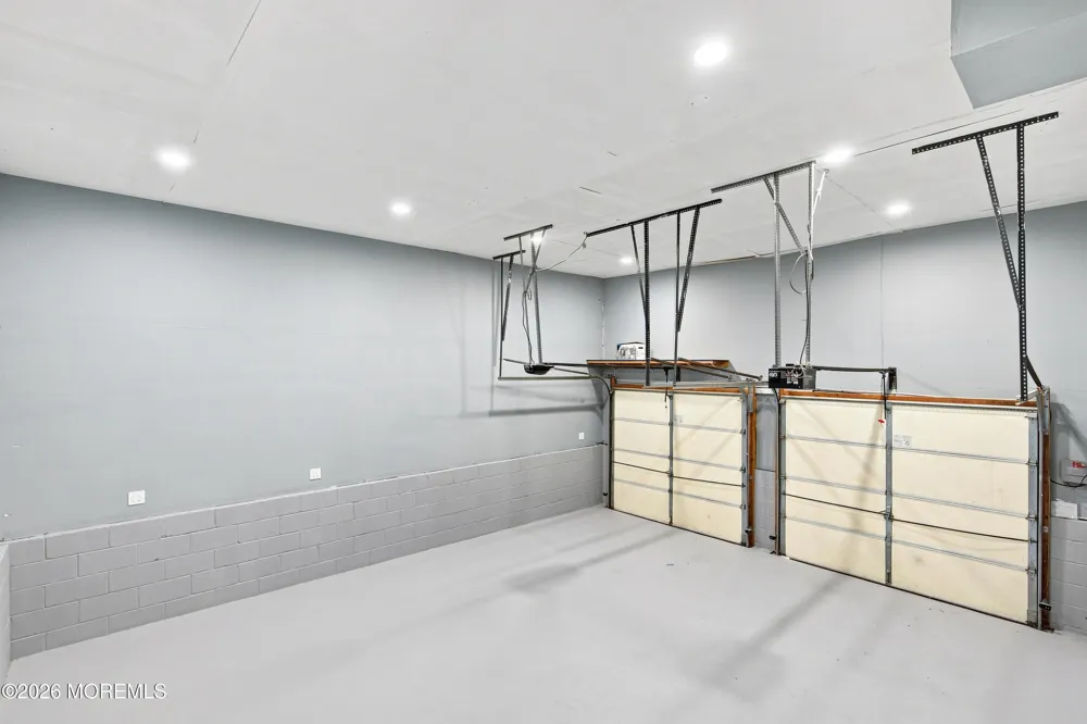 39 Violet Circle Howell, NJ 07731