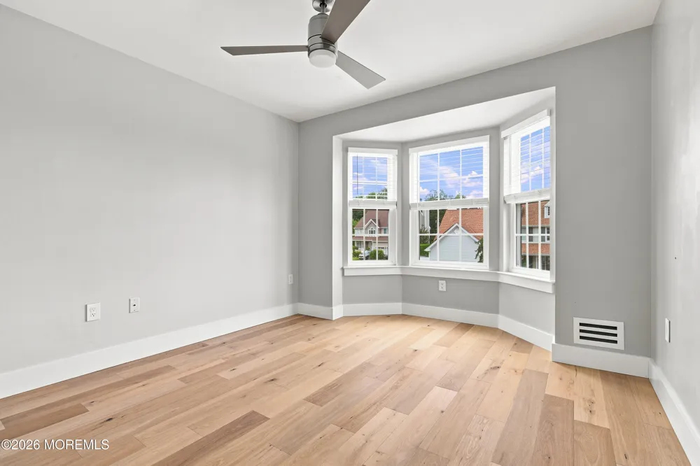 39 Violet Circle Howell, NJ 07731