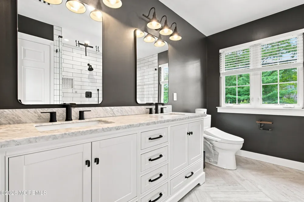 39 Violet Circle Howell, NJ 07731