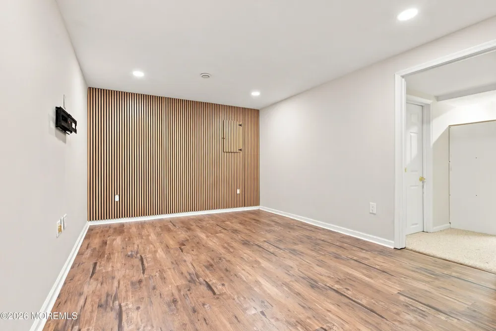 39 Violet Circle Howell, NJ 07731