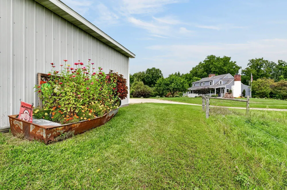 5891 Wood School Road Freeport, MI 49325