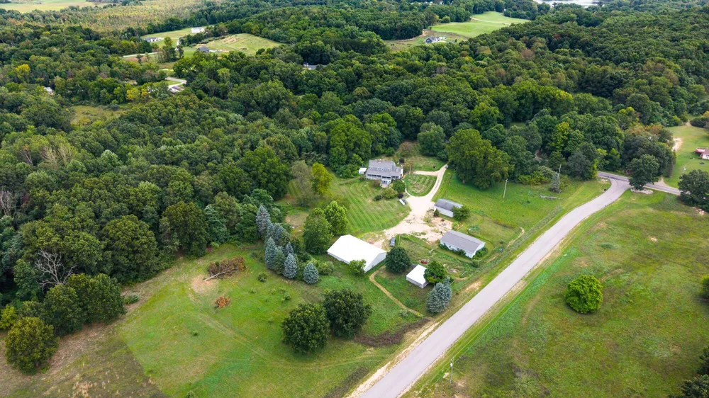 5891 Wood School Road Freeport, MI 49325