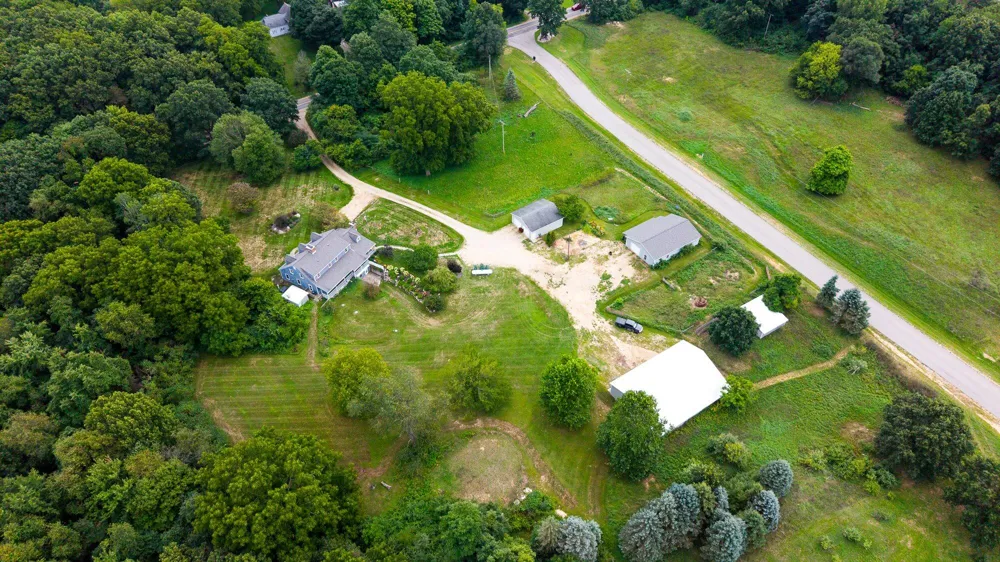 5891 Wood School Road Freeport, MI 49325