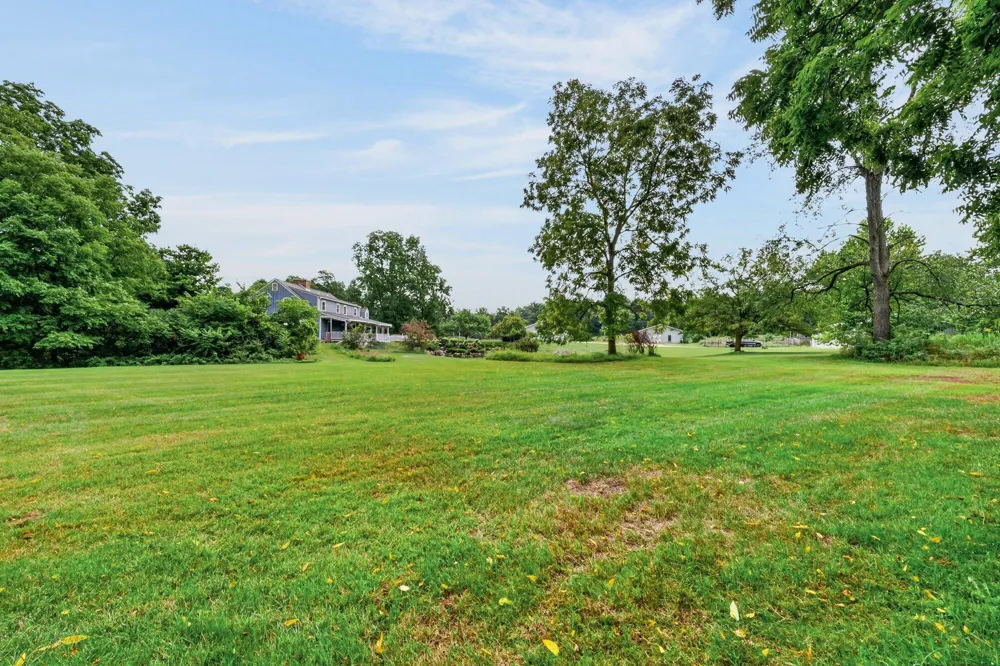 5891 Wood School Road Freeport, MI 49325
